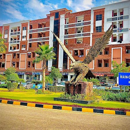 Royal Galaxy Hotel & Residence - Near Islamabad International Airport & Motorway Екстер'єр фото