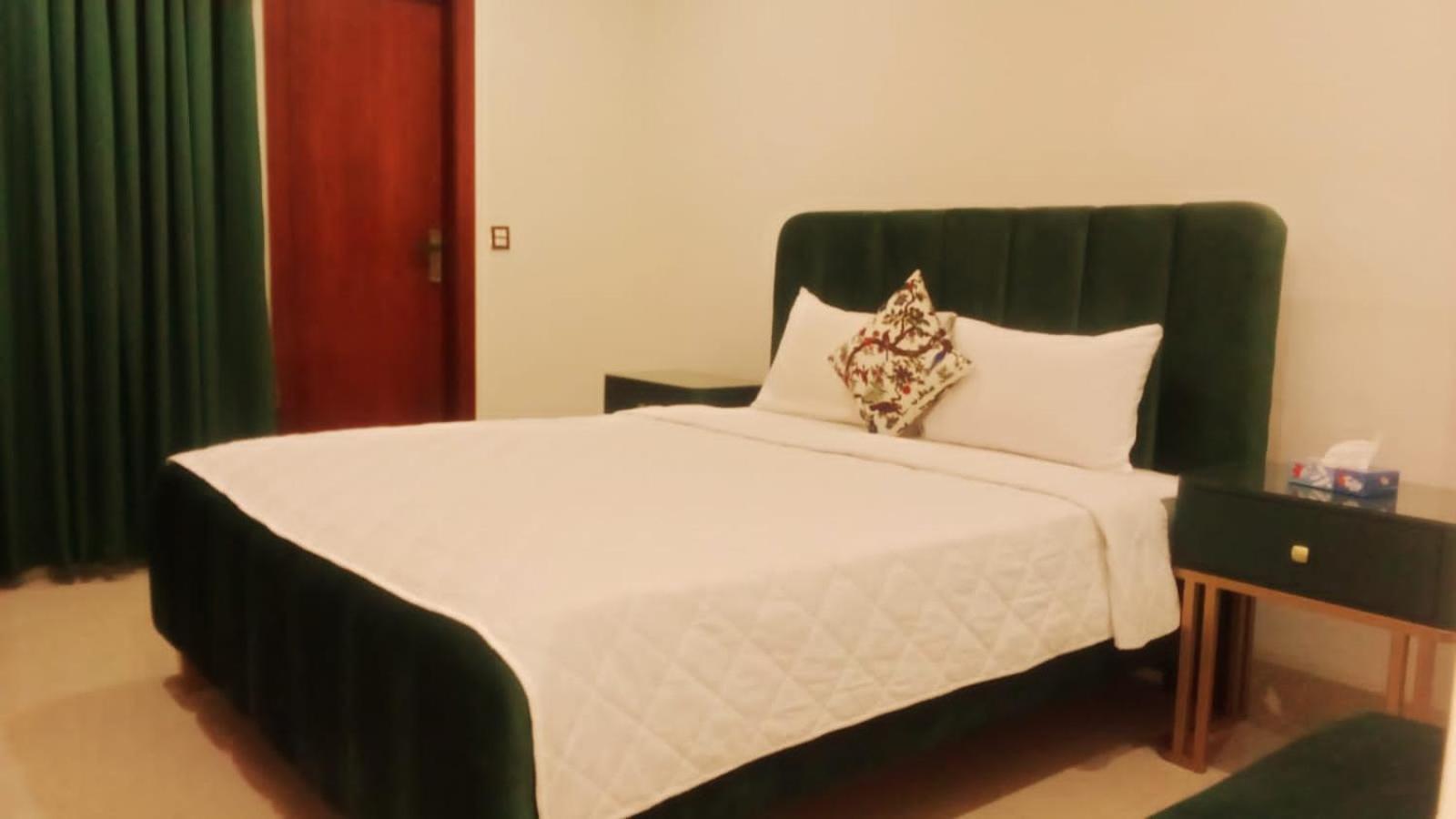 Royal Galaxy Hotel & Residence - Near Islamabad International Airport & Motorway Екстер'єр фото