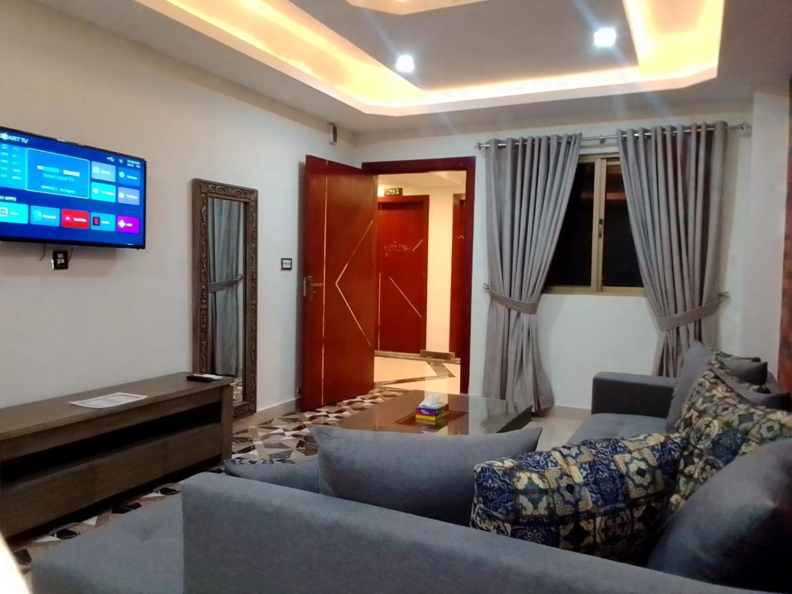 Royal Galaxy Hotel & Residence - Near Islamabad International Airport & Motorway Екстер'єр фото
