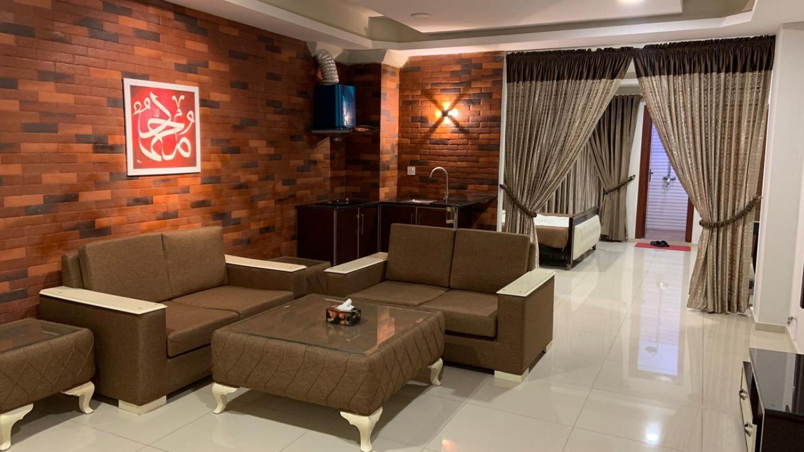 Royal Galaxy Hotel & Residence - Near Islamabad International Airport & Motorway Екстер'єр фото