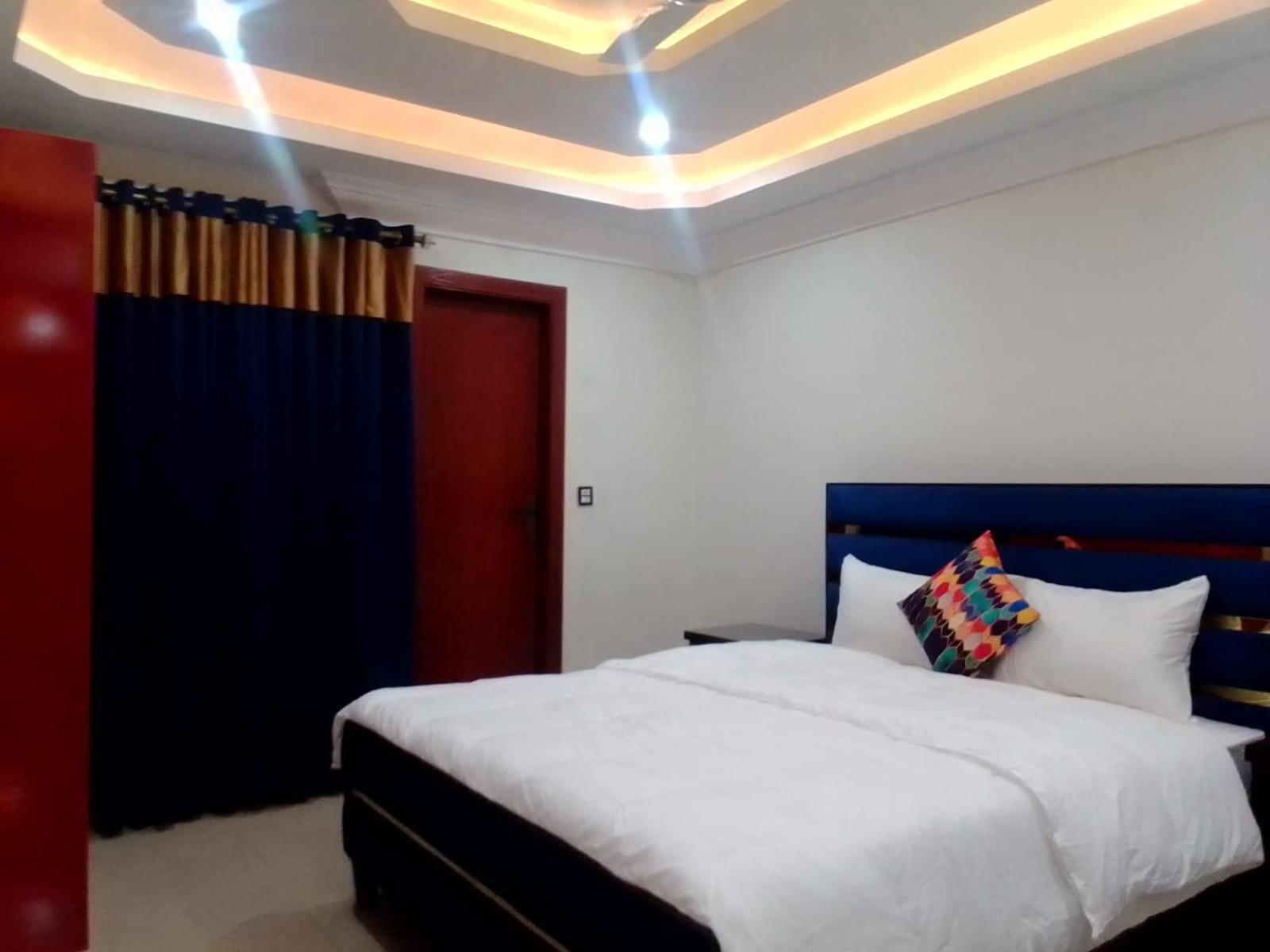 Royal Galaxy Hotel & Residence - Near Islamabad International Airport & Motorway Екстер'єр фото