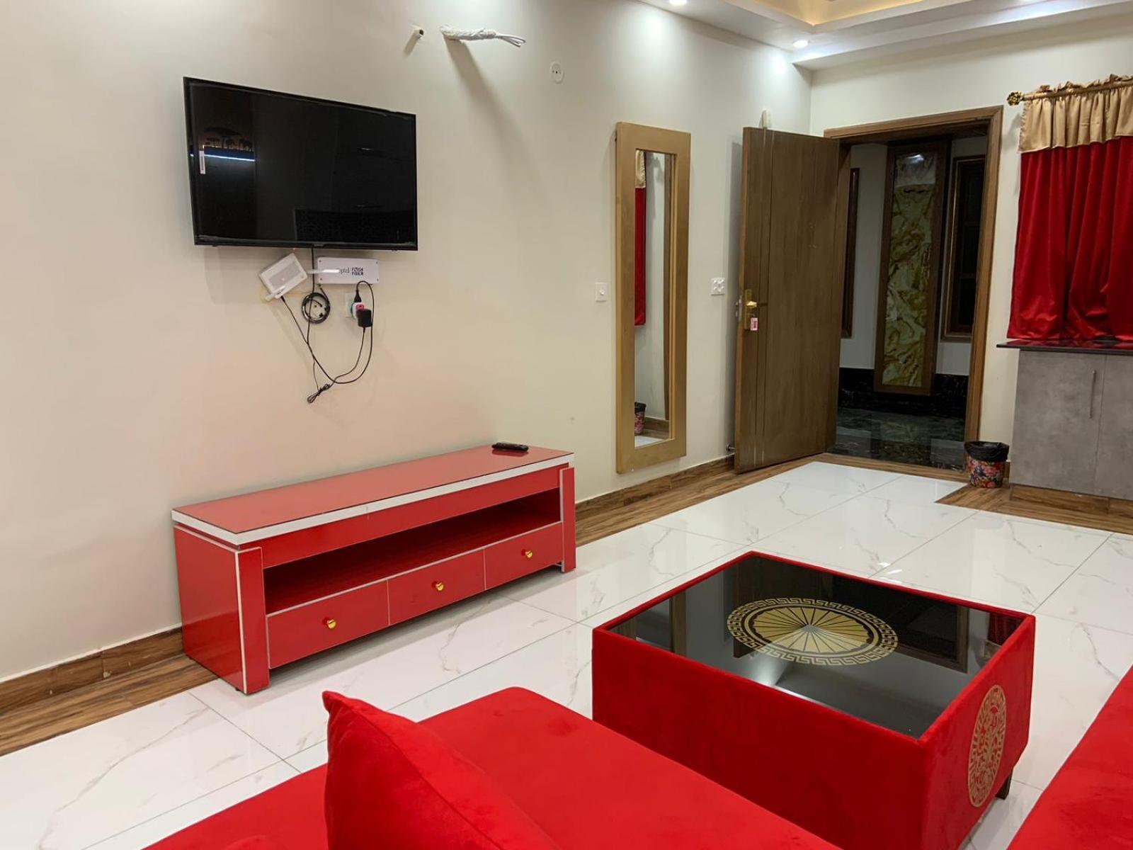 Royal Galaxy Hotel & Residence - Near Islamabad International Airport & Motorway Екстер'єр фото