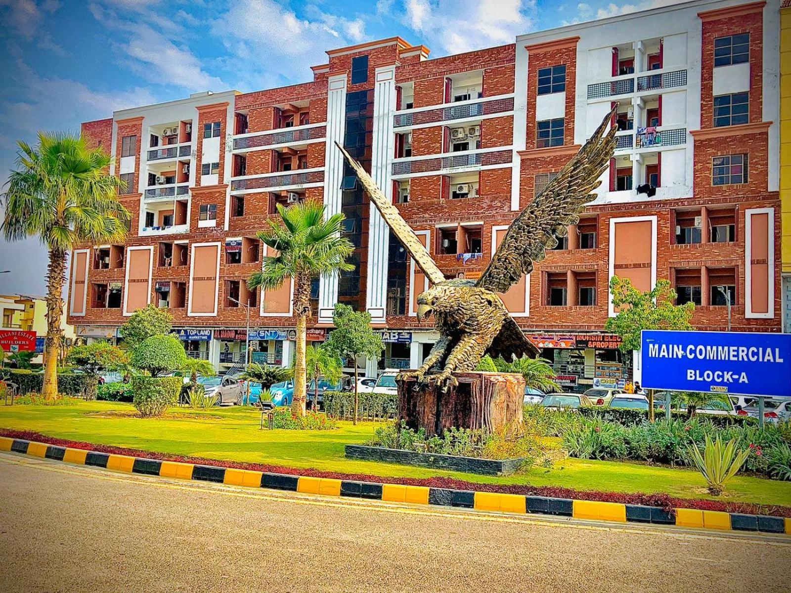 Royal Galaxy Hotel & Residence - Near Islamabad International Airport & Motorway Екстер'єр фото