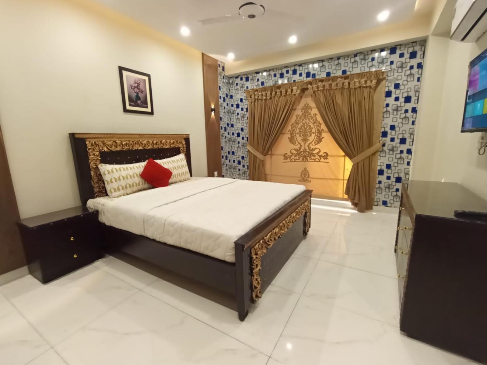 Royal Galaxy Hotel & Residence - Near Islamabad International Airport & Motorway Екстер'єр фото