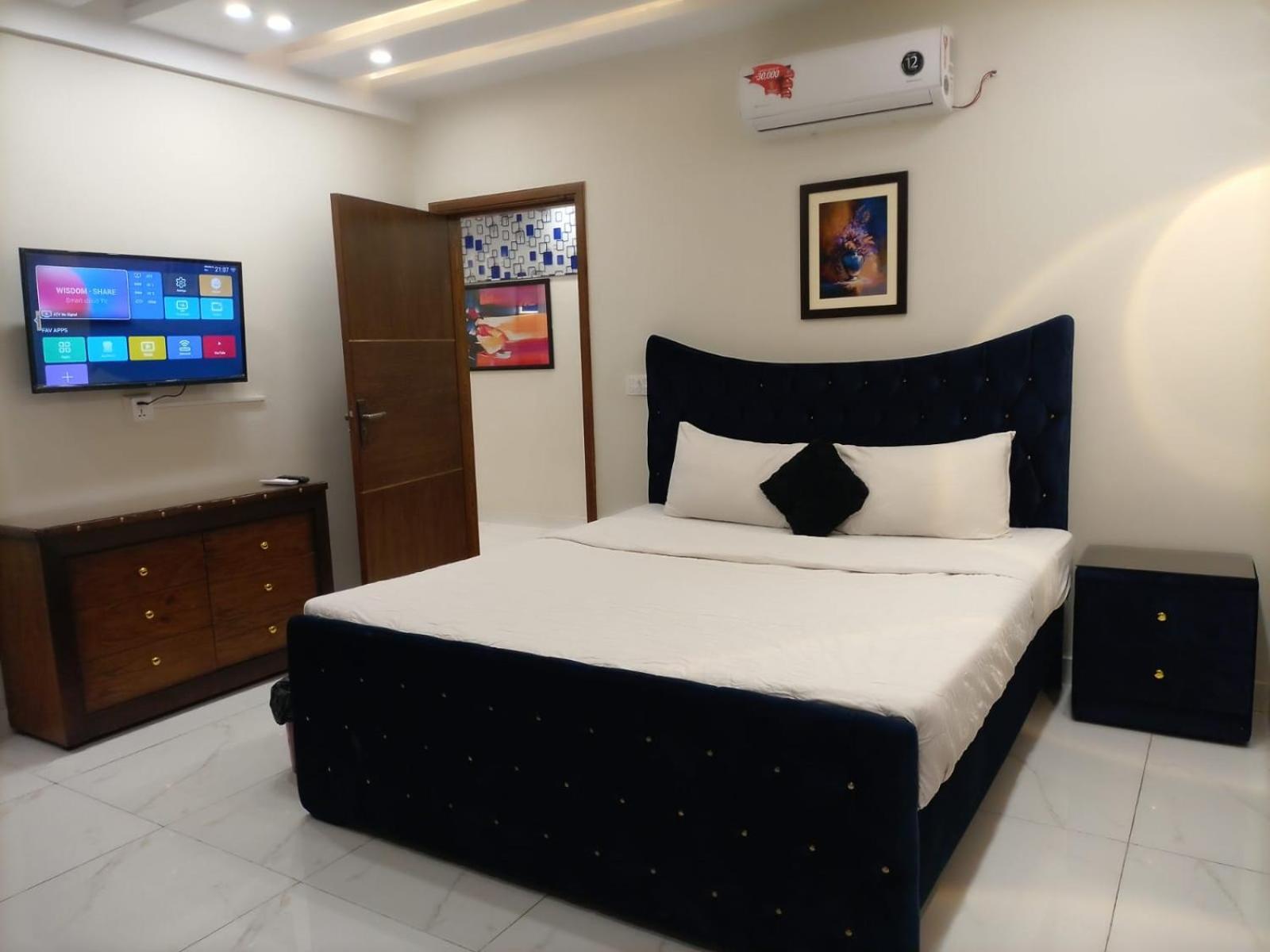 Royal Galaxy Hotel & Residence - Near Islamabad International Airport & Motorway Екстер'єр фото