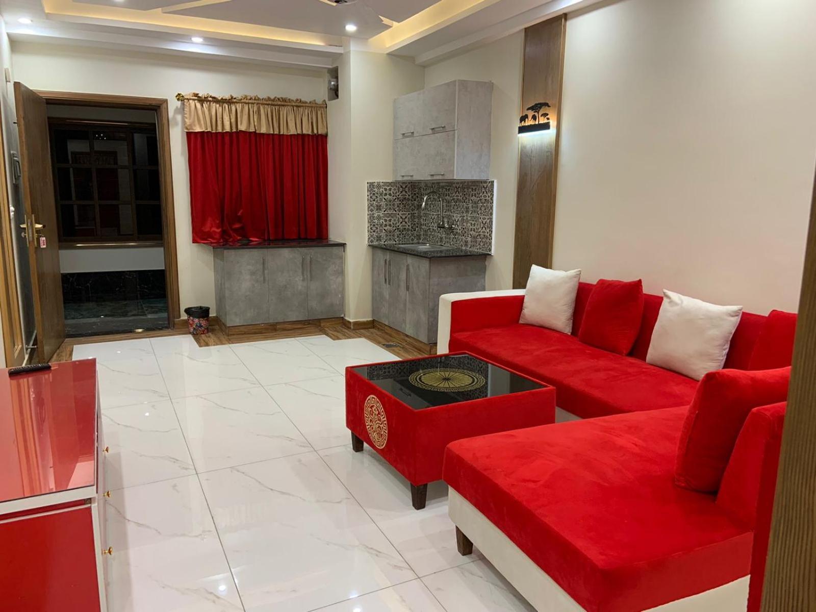 Royal Galaxy Hotel & Residence - Near Islamabad International Airport & Motorway Екстер'єр фото