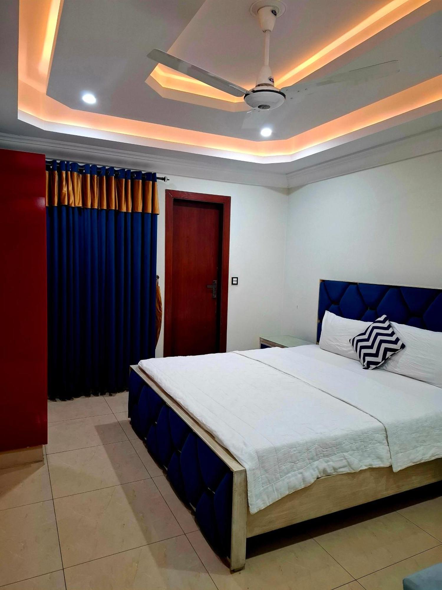 Royal Galaxy Hotel & Residence - Near Islamabad International Airport & Motorway Екстер'єр фото