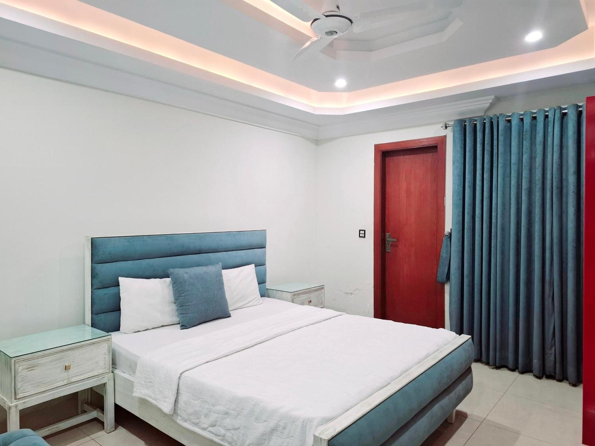Royal Galaxy Hotel & Residence - Near Islamabad International Airport & Motorway Екстер'єр фото